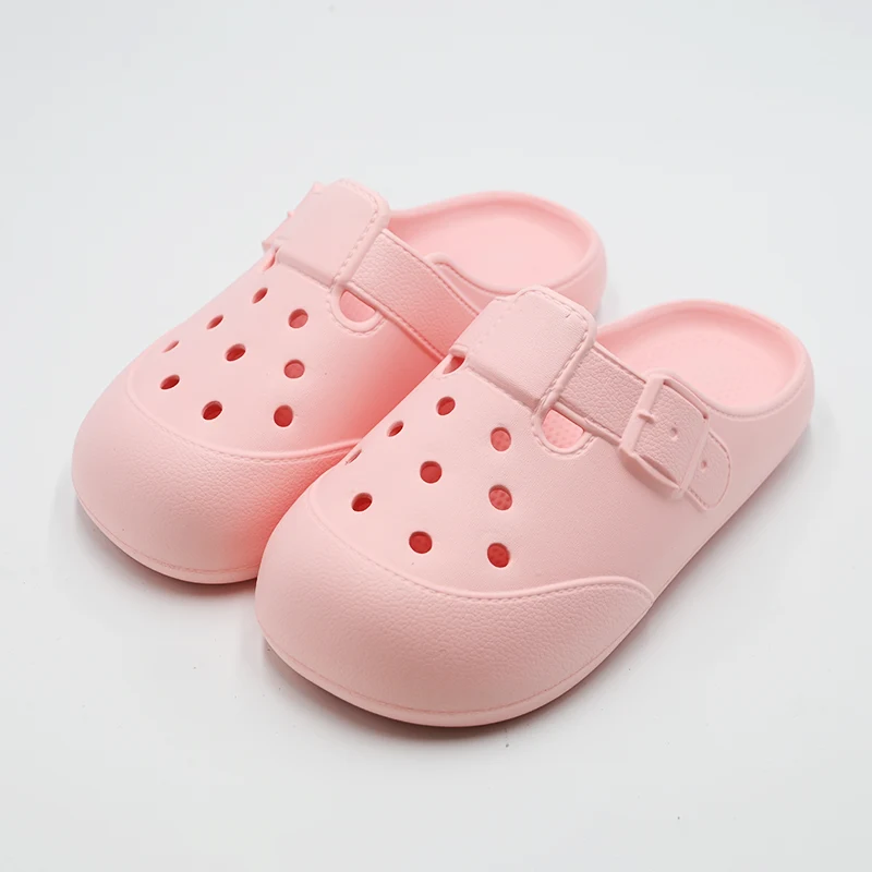 కంఫర్ట్ మరియు స్టైల్ కోసం హోల్ స్లిప్పర్స్ ఎందుకు తప్పనిసరిగా పాదరక్షలుగా మారుతున్నాయి?