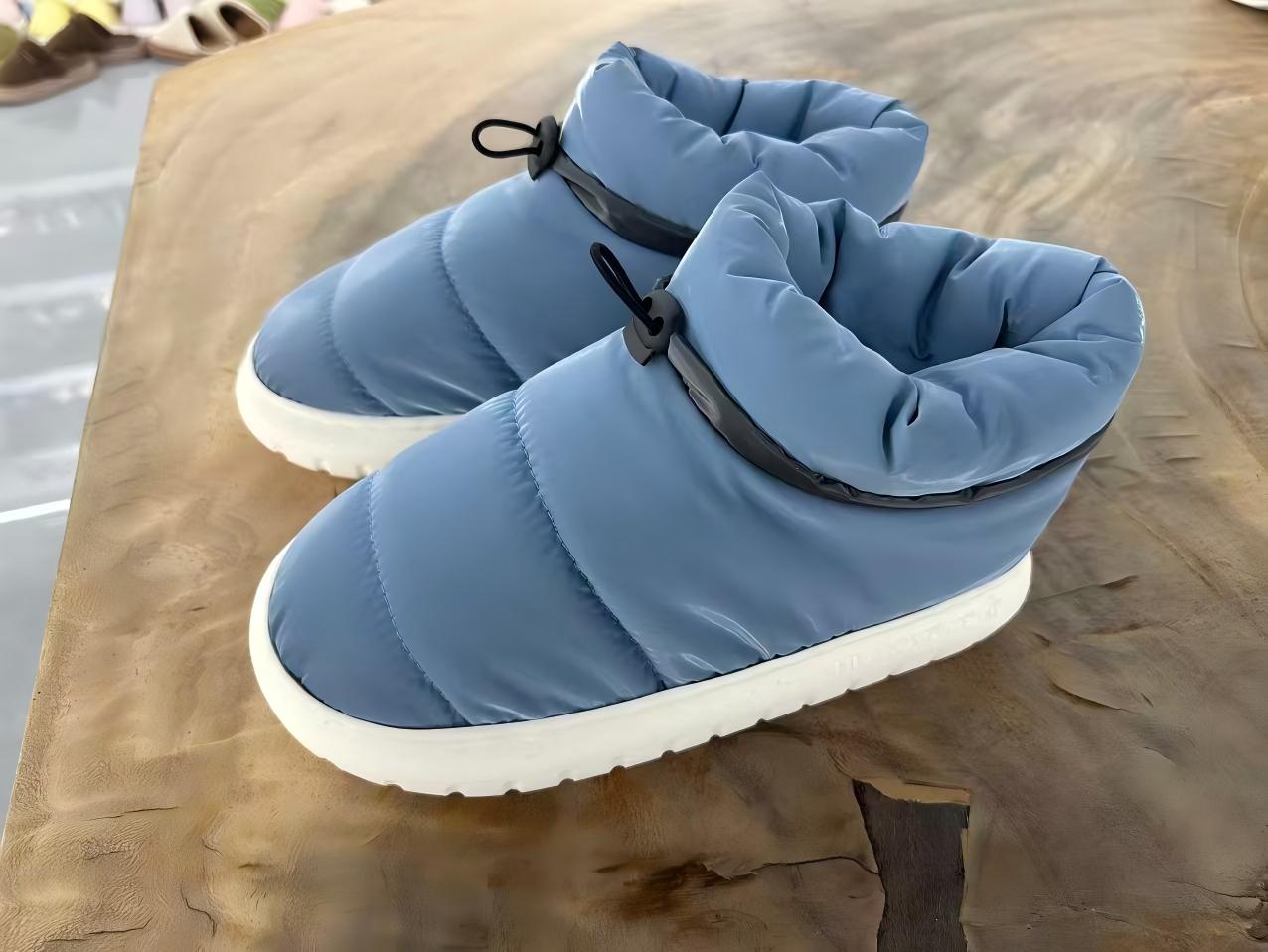 డౌన్-ఫిల్డ్ వాటర్‌ప్రూఫ్ నాన్-స్లిప్ కాటన్ స్లిప్పర్స్